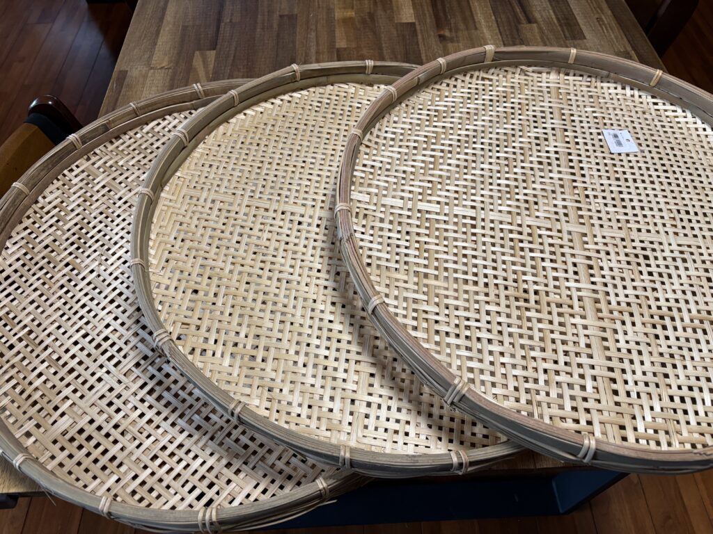 ミージョーキー(竹製ザル)